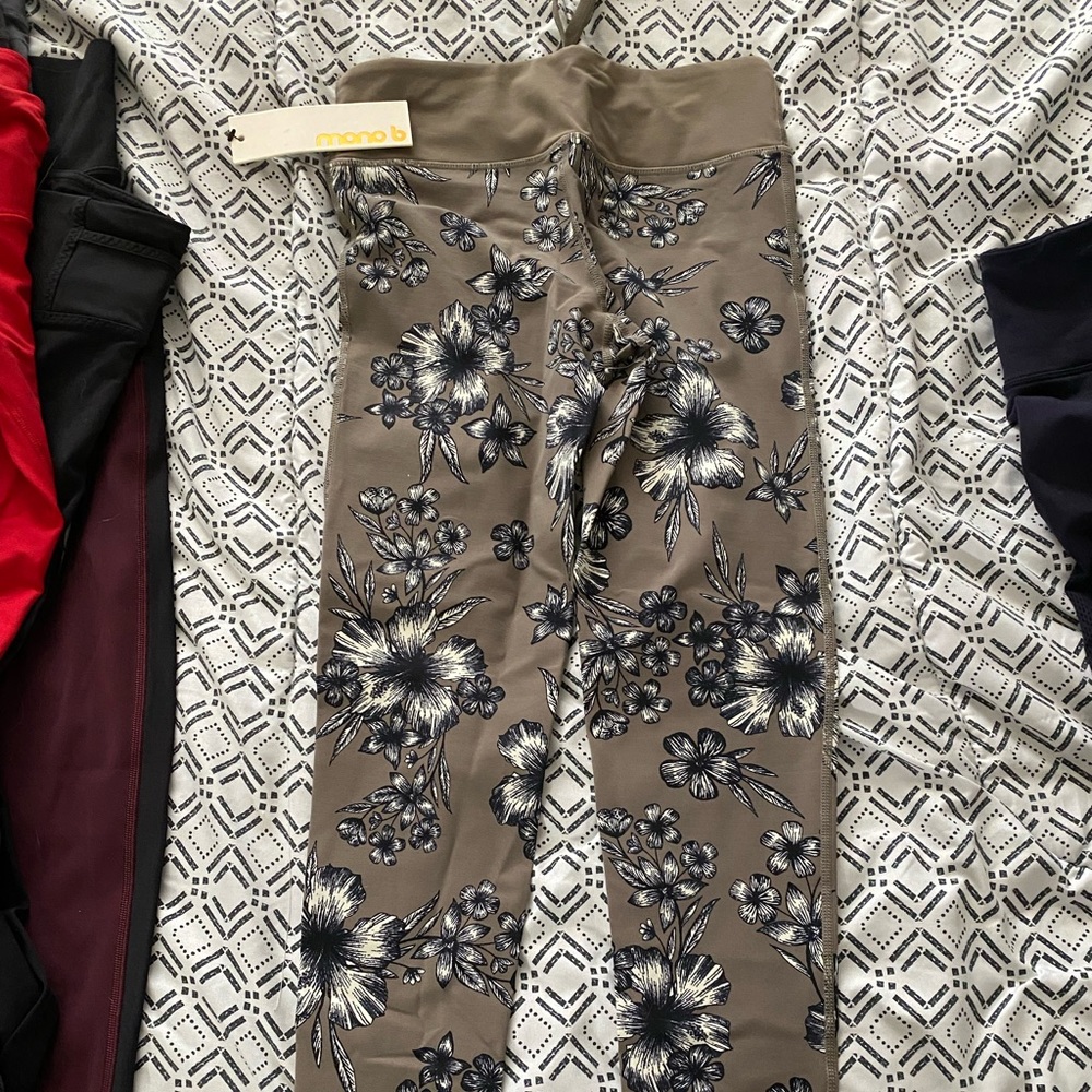 Athletic leggings new with tag
